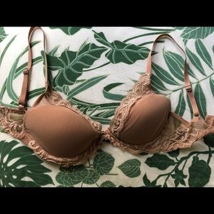 Natori Feathers underwire bra 32C nude tan